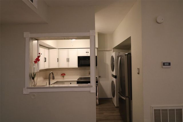 10811 Richmond Avenue 11, Houston, TX 77042