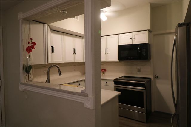 10811 Richmond Avenue 11, Houston, TX 77042