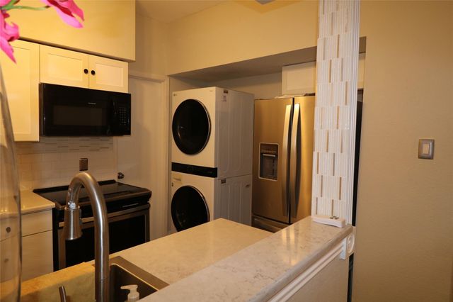 10811 Richmond Avenue 11, Houston, TX 77042