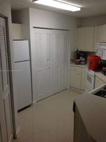 6284 NW 186th St 215, Hialeah, FL 33015