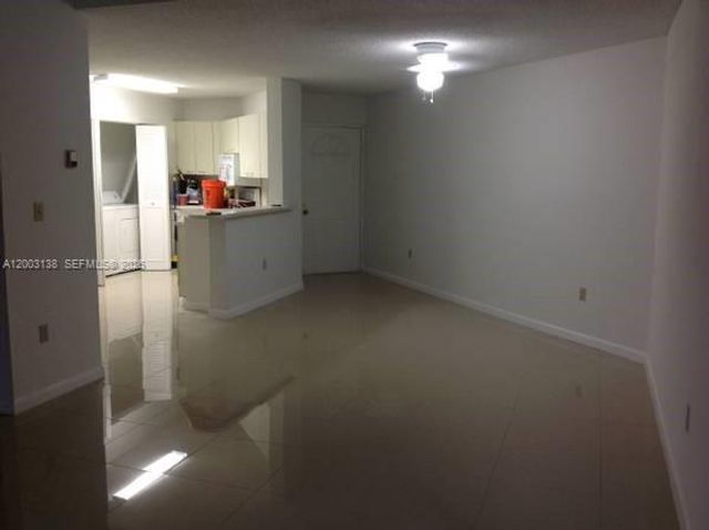 6284 NW 186th St 215, Hialeah, FL 33015