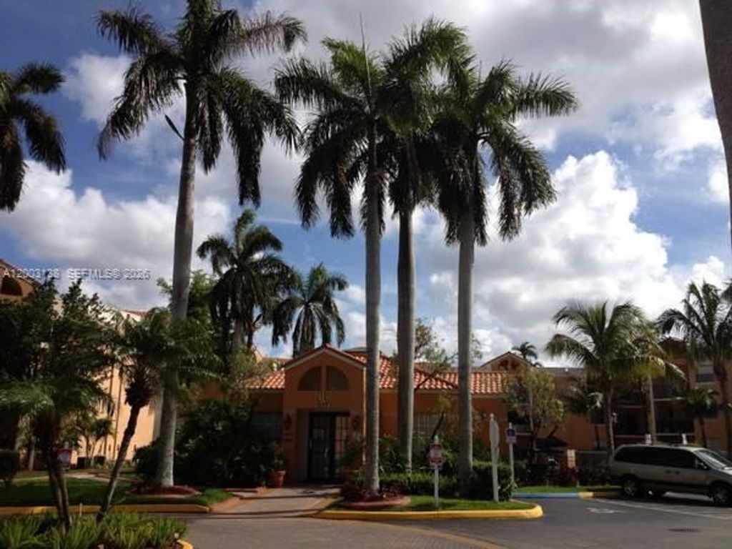6284 NW 186th St 215, Hialeah, FL 33015