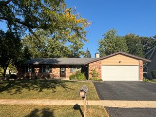 722 N Pinecrest Road, Bolingbrook, IL 60440