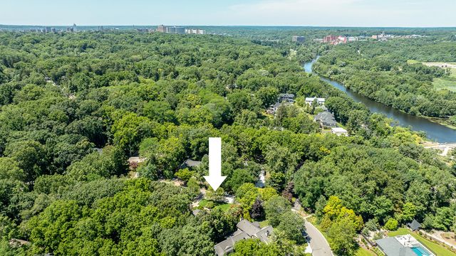 2980 Devonshire Road, Ann Arbor, MI 48104