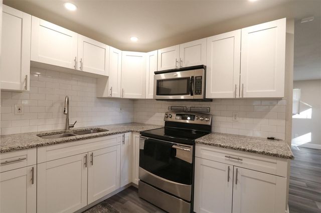 2706 E 99TH AVENUE, Tampa, FL 33612