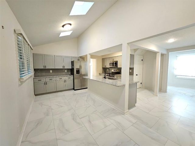 3753 N Grand Avenue, Kansas City, MO 64116