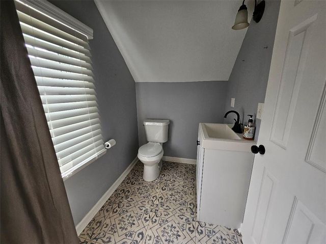 3753 N Grand Avenue, Kansas City, MO 64116