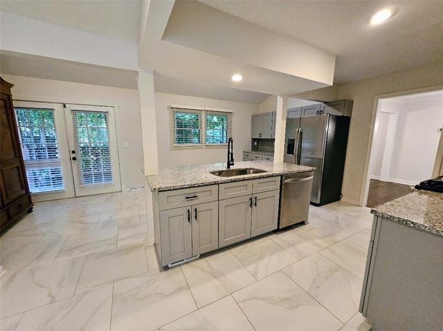 3753 N Grand Avenue, Kansas City, MO 64116