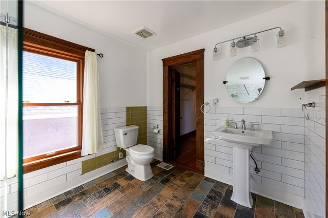 4209 Woodbine Avenue, Cleveland, OH 44113
