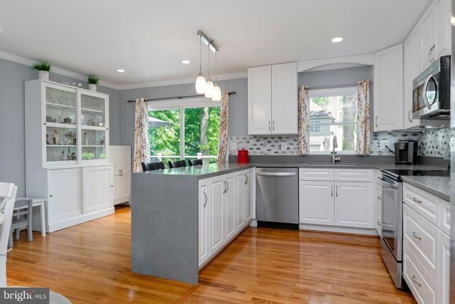 4025 MAPLE ST, Fairfax, VA 22030