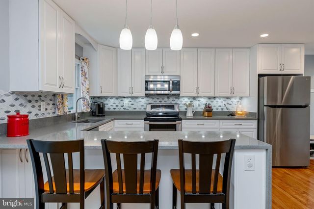 4025 MAPLE ST, Fairfax, VA 22030