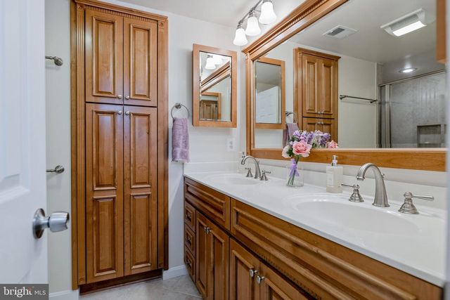 4025 MAPLE ST, Fairfax, VA 22030