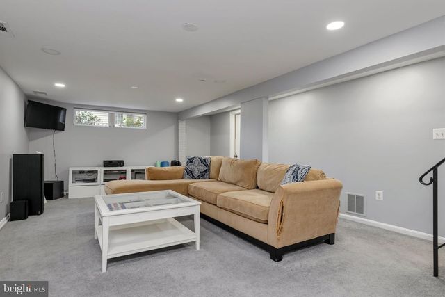 4025 MAPLE ST, Fairfax, VA 22030