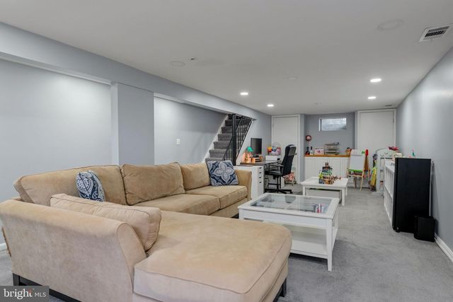 4025 MAPLE ST, Fairfax, VA 22030