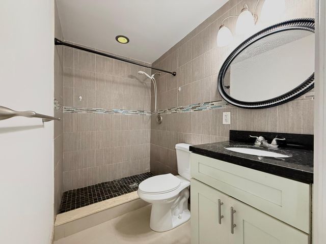 815 Upland Road 7, West Palm Beach, FL 33401