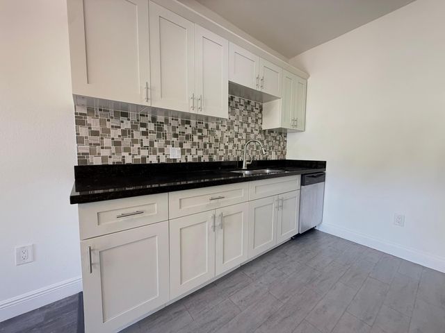 815 Upland Road 7, West Palm Beach, FL 33401