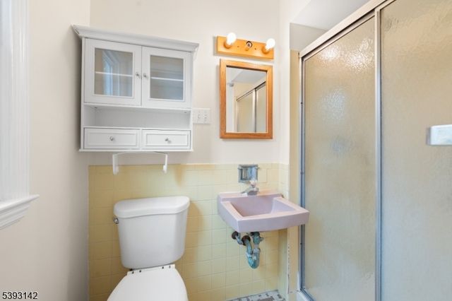 2 Washington St, Rocky Hill Boro, NJ 08553