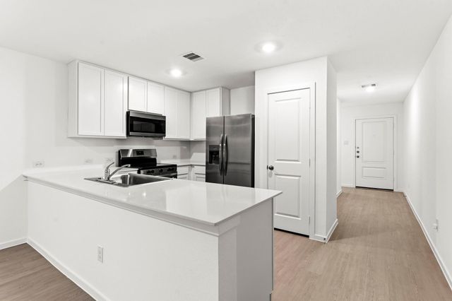 18716 Loom Dr, Conroe, TX 77306