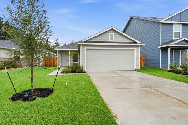 18716 Loom Dr, Conroe, TX 77306