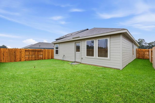 18716 Loom Dr, Conroe, TX 77306