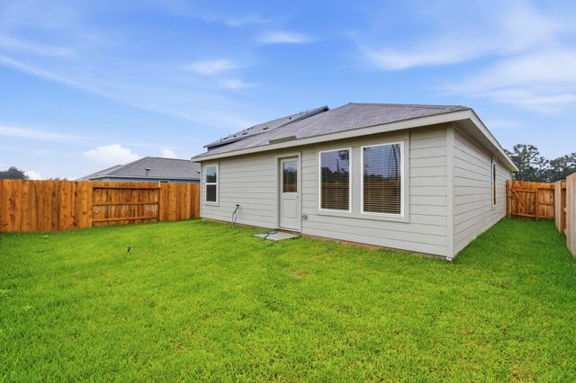 18716 Loom Dr, Conroe, TX 77306