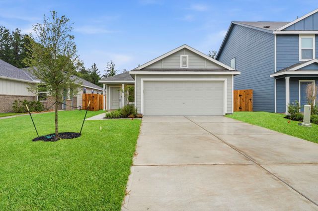 18716 Loom Dr, Conroe, TX 77306