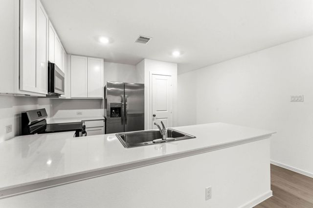 18716 Loom Dr, Conroe, TX 77306