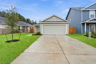 18716 Loom Dr, Conroe, TX 77306