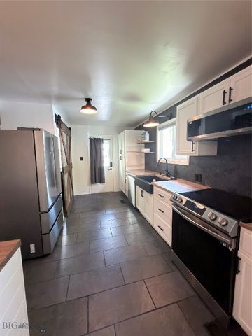 1028 S Wyoming Street, Butte, MT 59701