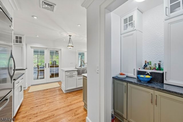 14 Indian Head Road, Morris Twp., NJ 07960
