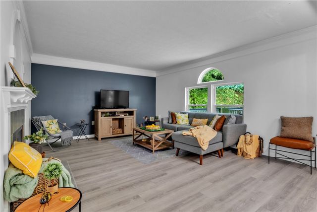 302 Cosette Drive, Cranberry Twp, PA 16066