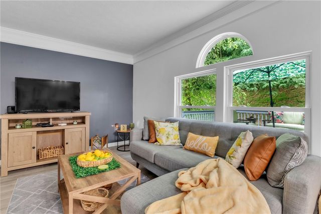 302 Cosette Drive, Cranberry Twp, PA 16066