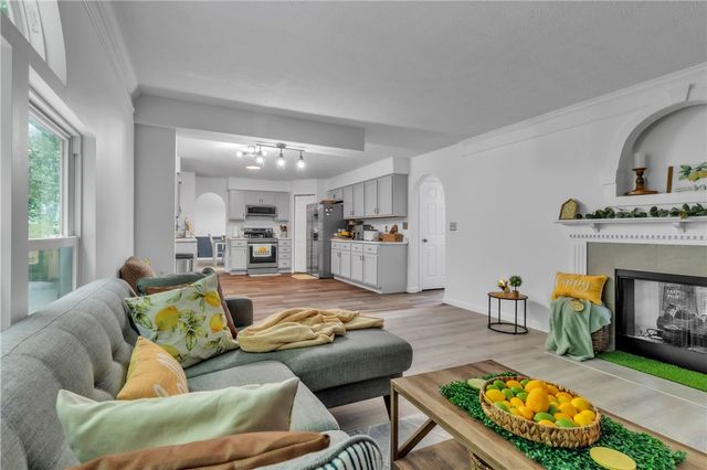 302 Cosette Drive, Cranberry Twp, PA 16066