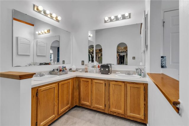 302 Cosette Drive, Cranberry Twp, PA 16066