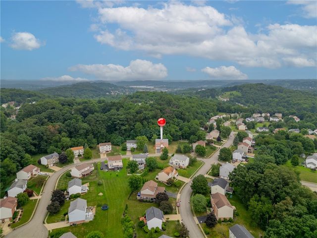 302 Cosette Drive, Cranberry Twp, PA 16066