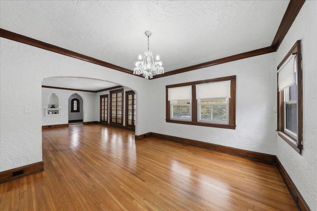 1057 Hamilton Road, Park Hills, KY 41011