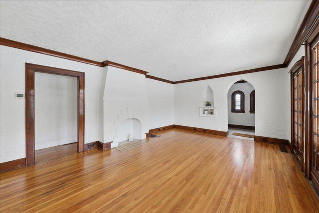 1057 Hamilton Road, Park Hills, KY 41011