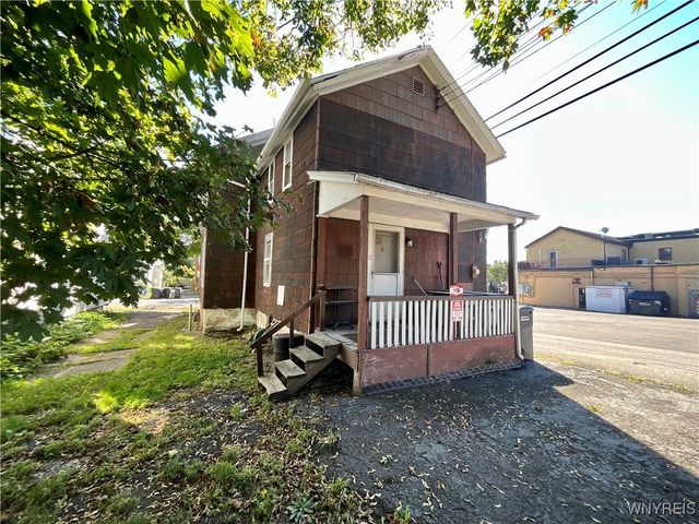 318 Ferry Avenue, Niagara Falls, NY 14301
