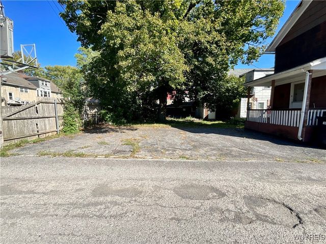 318 Ferry Avenue, Niagara Falls, NY 14301