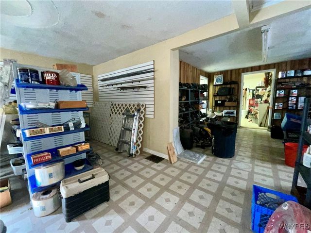 318 Ferry Avenue, Niagara Falls, NY 14301