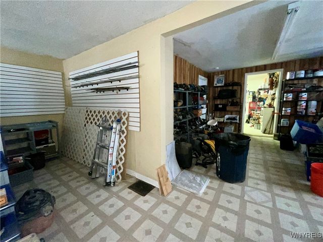 318 Ferry Avenue, Niagara Falls, NY 14301