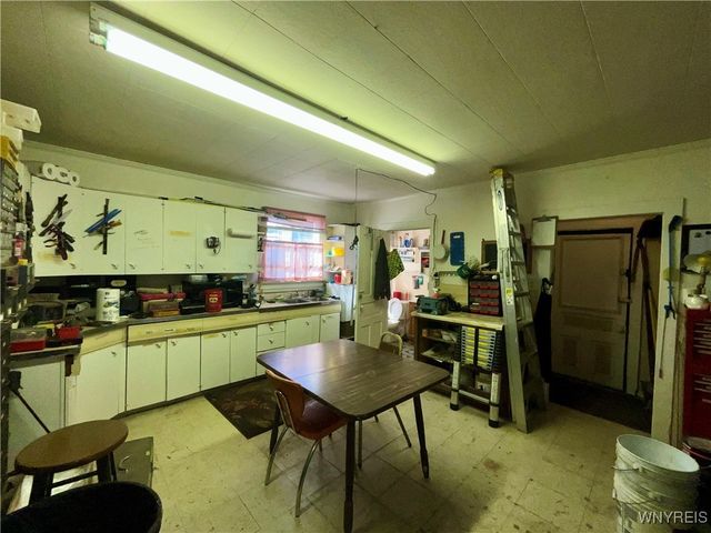 318 Ferry Avenue, Niagara Falls, NY 14301