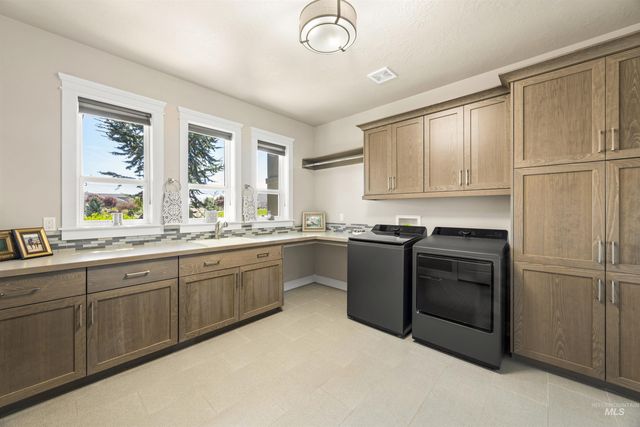 15465 Syrah Ct, Caldwell, ID 83607