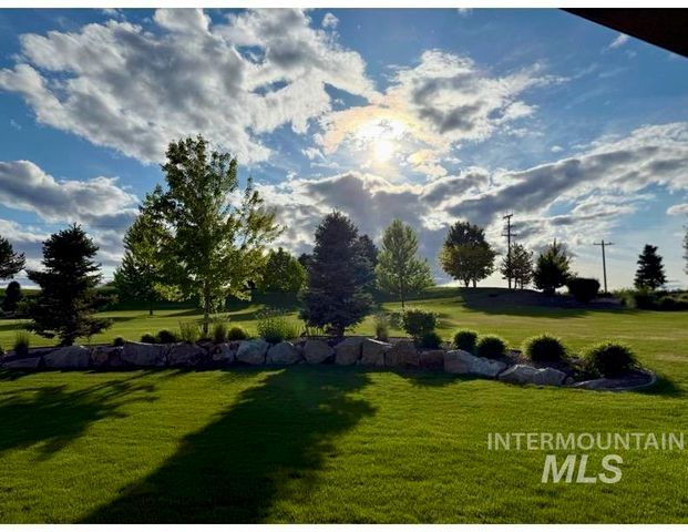 15465 Syrah Ct, Caldwell, ID 83607