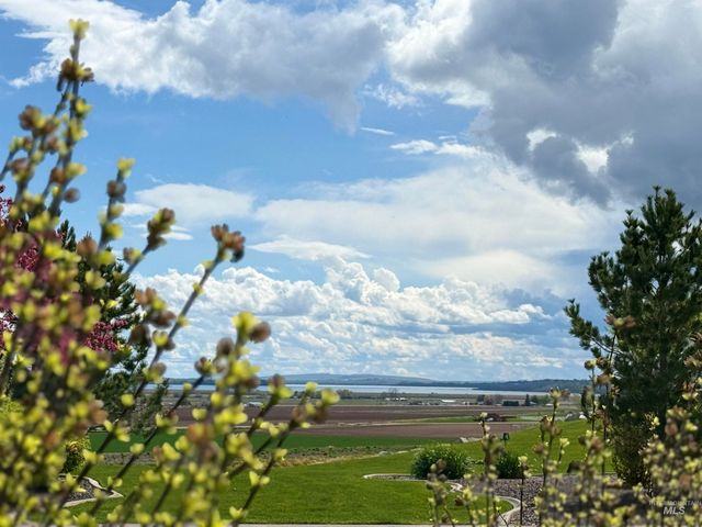 15465 Syrah Ct, Caldwell, ID 83607