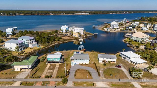 942 W Lagoon Avenue, Gulf Shores, AL 36542