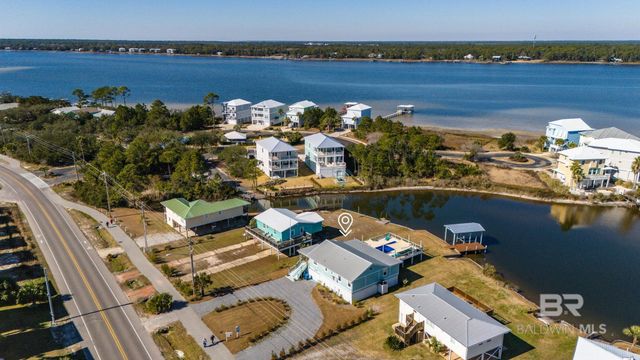 942 W Lagoon Avenue, Gulf Shores, AL 36542