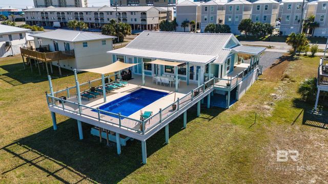 942 W Lagoon Avenue, Gulf Shores, AL 36542