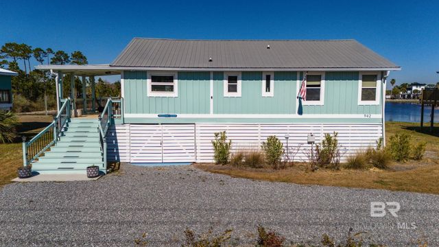 942 W Lagoon Avenue, Gulf Shores, AL 36542