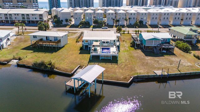942 W Lagoon Avenue, Gulf Shores, AL 36542